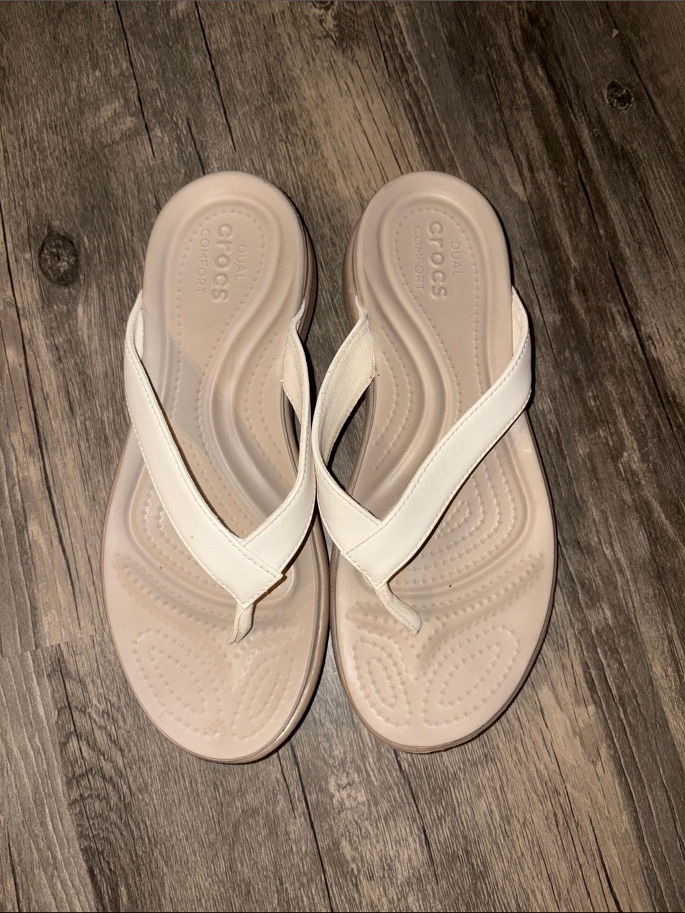 CROCS Women's Cream Flip Flop Sandals size 7